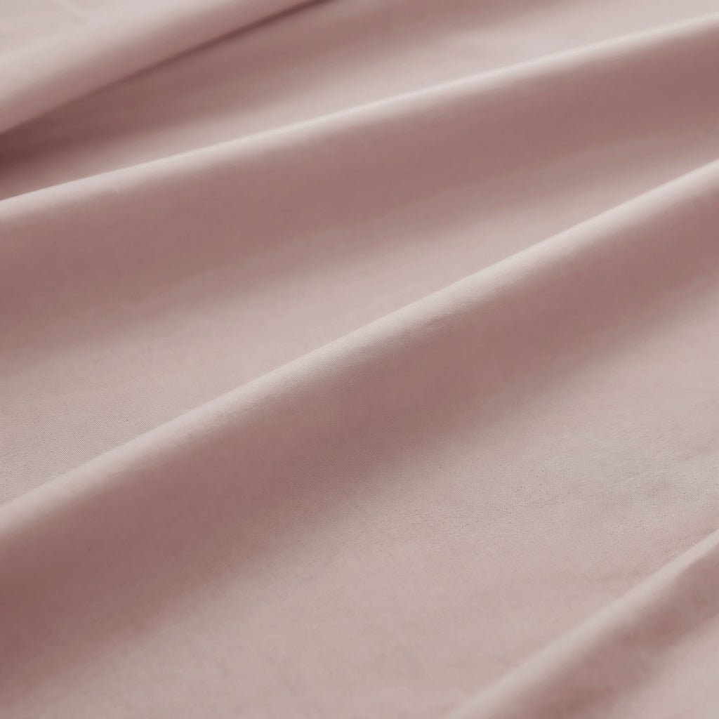 Sofia Home Textiles Bedsheets - 100% microfiber texture of Sofia Single Plain Bedsheet Set 3 Pieces (180 × 240 cm) in Rose, close-up shot - مفروشات صوفيا - ملايات - ملمس مايكروفايبر 100% في طقم ملاية صوفيا سادة سنجل  3 قطع (180 × 240 سم) باللون روز، لقطة مقربة