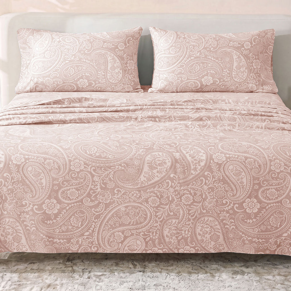Sofia Home Textiles Printed Bedsheets - Sofia Large Paisley Printed Double Flat Bedsheet Set 4 Pcs (240 × 260 cm) in Rose spread on a double bed - مفروشات صوفيا - ملايات مطبوعة - طقم ملاية صوفيا كشمير كبير دبل مسطحة 4 قطع (240 × 260 سم) باللون وردي مفروش على سرير دبل