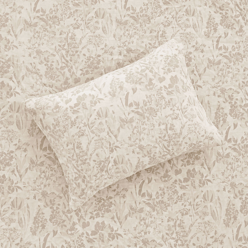 Sofia Home Textiles Printed Bedsheets - Sofia Flowers Printed Double Flat Bedsheet Set 4 Pcs (240 × 260 cm) in Beige spread on a double bed - مفروشات صوفيا - ملايات مطبوعة - طقم ملاية صوفيا ورد دبل مسطحة 4 قطع (240 × 260 سم) باللون بيج مفروش على سرير دبل