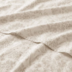 Sofia Home Textiles Printed Bedsheets - pattern details of Sofia Flowers printed double bedsheet set in Beige - مفروشات صوفيا - ملايات مطبوعة - تفاصيل نقشة طقم ملاية صوفيا ورد دبل باللون بيج