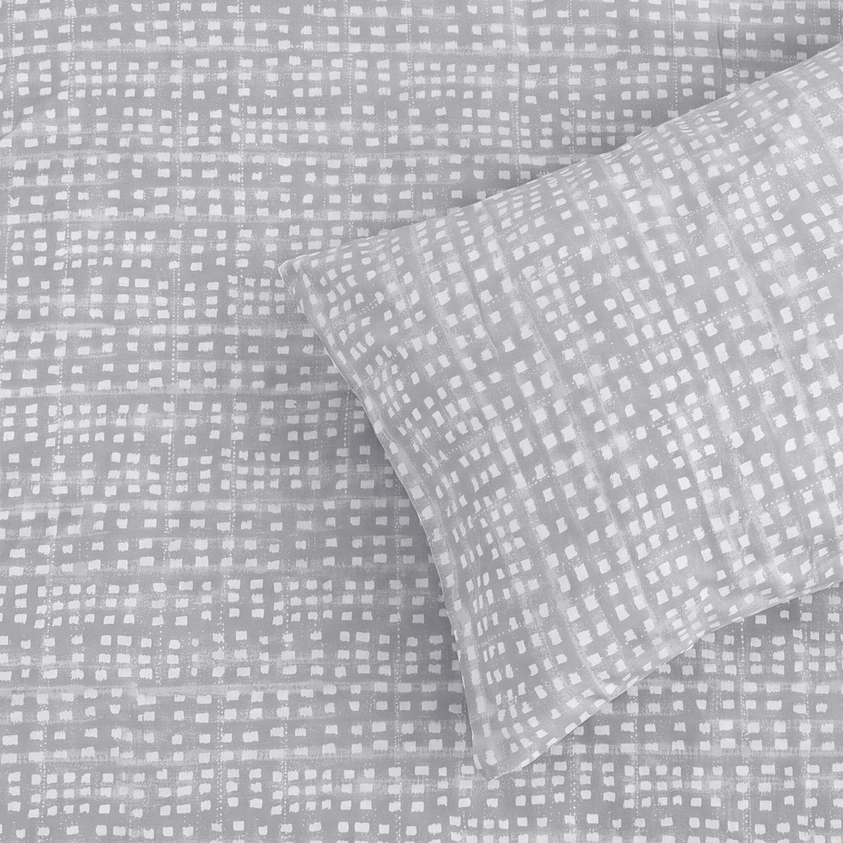 Sofia Home Textiles Printed Bedsheets - pattern details of Sofia Small Checks printed double bedsheet set in Grey - مفروشات صوفيا - ملايات مطبوعة - تفاصيل نقشة طقم ملاية صوفيا مربعات صغيرة دبل باللون رمادي