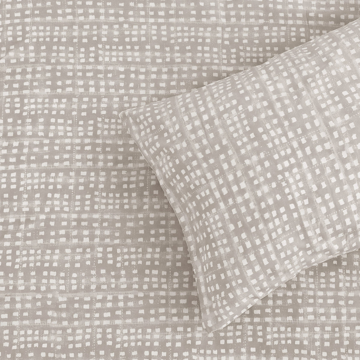 Sofia Home Textiles Printed Bedsheets - pattern details of Sofia Small Checks printed double bedsheet set in Beige - مفروشات صوفيا - ملايات مطبوعة - تفاصيل نقشة طقم ملاية صوفيا مربعات صغيرة دبل باللون بيج