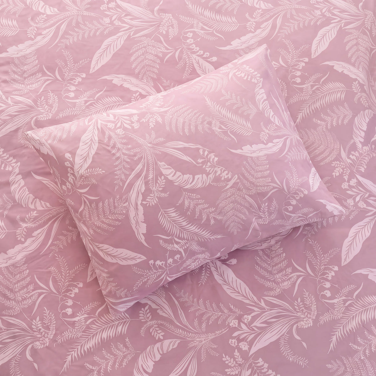 Sofia Home Textiles Printed Bedsheets - pattern details of Sofia Tree Branches printed double bedsheet set in Rose - مفروشات صوفيا - ملايات مطبوعة - تفاصيل نقشة طقم ملاية صوفيا فروع شجر دبل باللون وردي