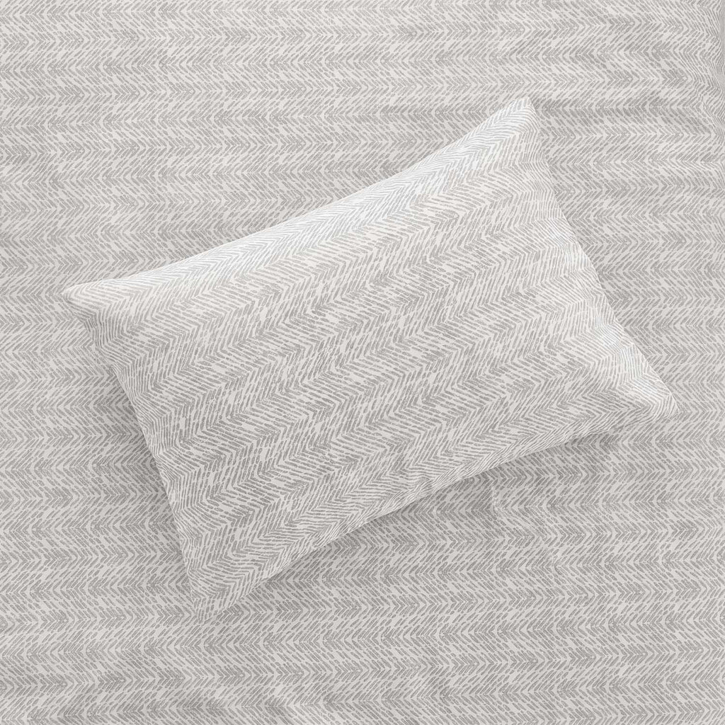 Sofia Home Textiles Printed Bedsheets - pattern details of Sofia Small Zigzag printed double bedsheet set in Cafe - مفروشات صوفيا - ملايات مطبوعة - تفاصيل نقشة طقم ملاية صوفيا زجزاج صغير دبل باللون كافيه