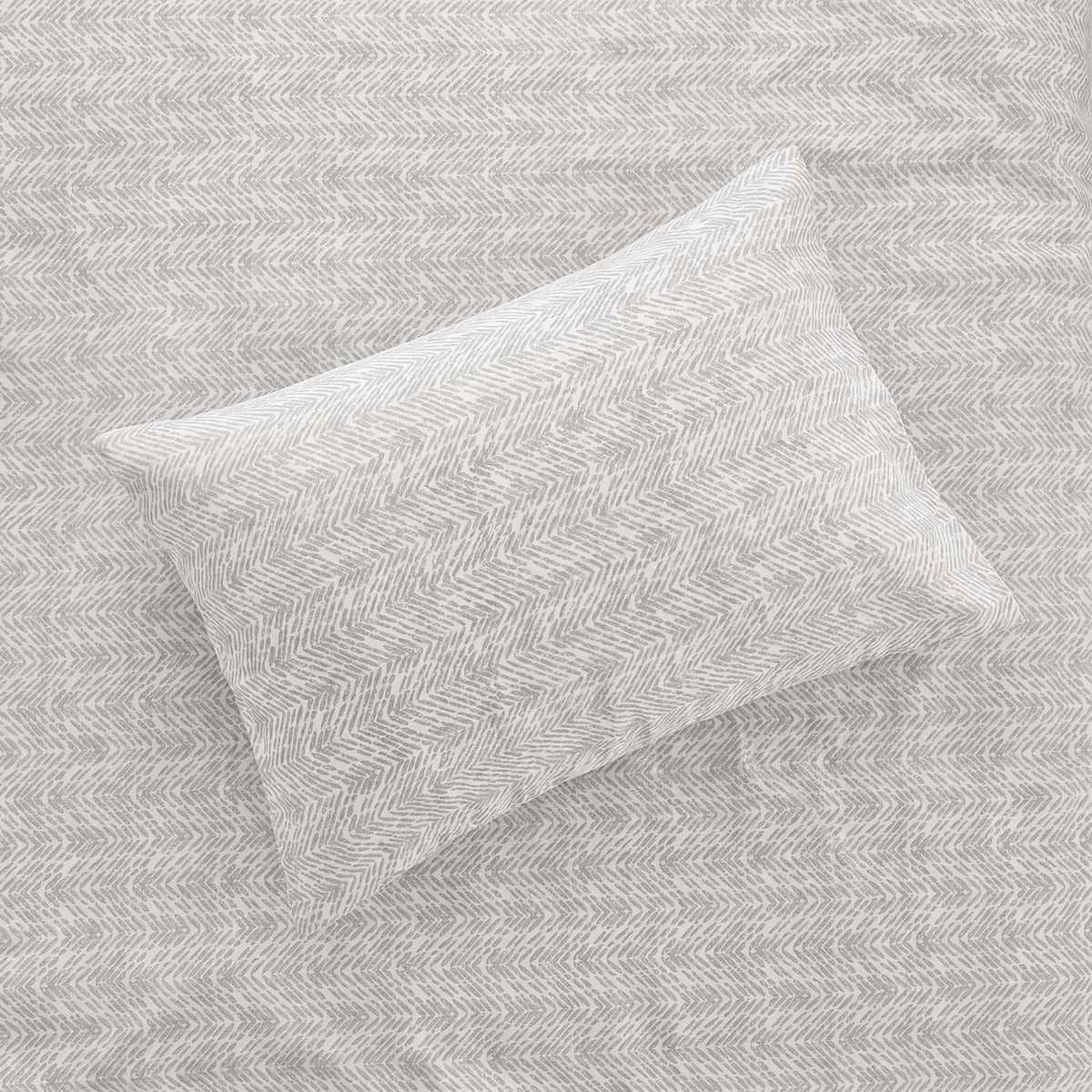 Sofia Home Textiles Printed Bedsheets - pattern details of Sofia Small Zigzag printed double bedsheet set in Cafe - مفروشات صوفيا - ملايات مطبوعة - تفاصيل نقشة طقم ملاية صوفيا زجزاج صغير دبل باللون كافيه