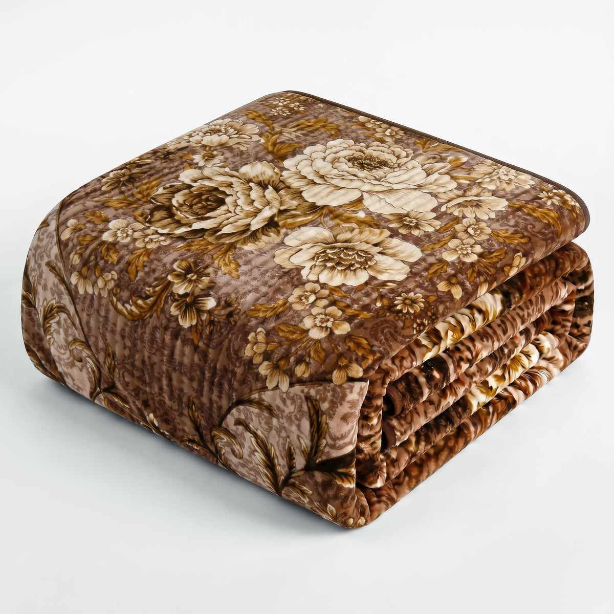 Sofia Home Textiles Blankets - Sofia Zumurruda 2-Ply Double Blanket (240 × 220 cm) Classic Flowers in Brown folded on a white background - مفروشات صوفيا - بطاطين - بطانية صوفيا زمردة دبل طبقتين (240 × 220 سم) ورد كلاسيك باللون بني مطوية على خلفية بيضاء