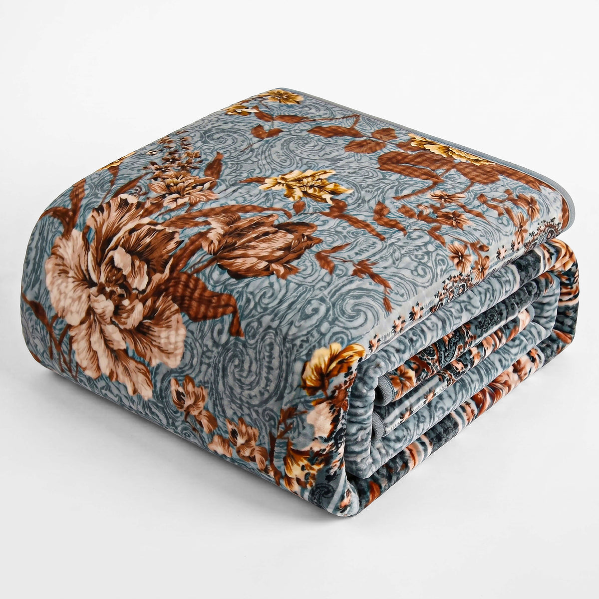 Sofia Home Textiles Blankets - Sofia Zumurruda 2-Ply Double Blanket (240 × 220 cm) Large Flowers in Turquoise folded on a white background - مفروشات صوفيا - بطاطين - بطانية صوفيا زمردة دبل طبقتين (240 × 220 سم) ورد كبير باللون تركواز مطوية على خلفية بيضاء
