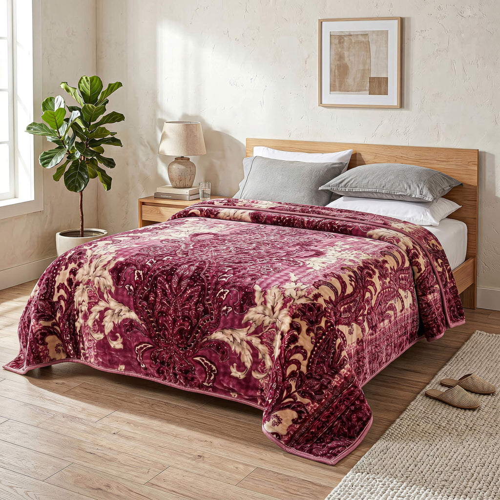 Sofia Home Textiles Blankets - Sofia Zumurruda 2-Ply Double Blanket (240 × 220 cm) Classic Ornament in Burgundy spread on a double bed - مفروشات صوفيا - بطاطين - بطانية صوفيا زمردة دبل طبقتين (240 × 220 سم) زخرفة كلاسيك باللون نبيتي مفروشة على سرير دبل