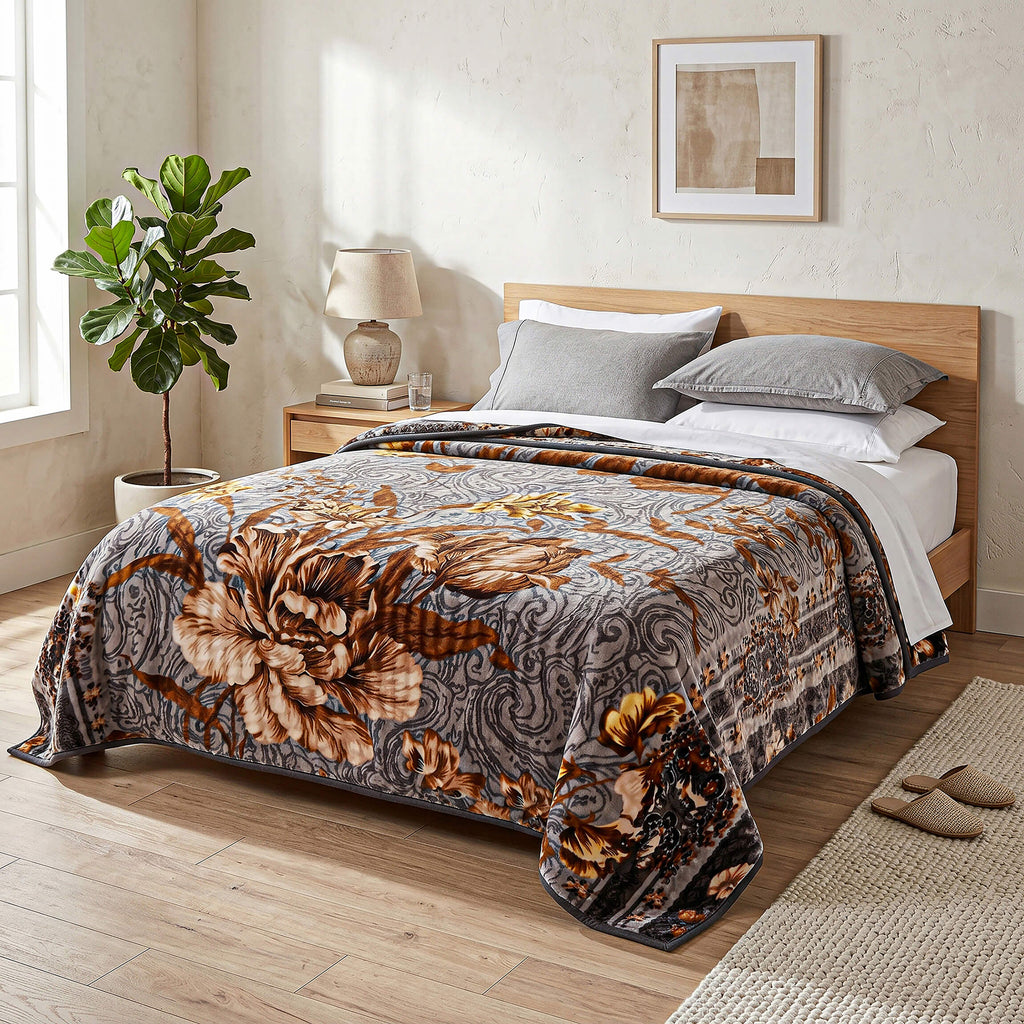 Sofia Home Textiles Blankets - Sofia Zumurruda 2-Ply Double Blanket (240 × 220 cm) Large Flowers in Grey spread on a double bed - مفروشات صوفيا - بطاطين - بطانية صوفيا زمردة دبل طبقتين (240 × 220 سم) ورد كبير باللون رمادي مفروشة على سرير دبل