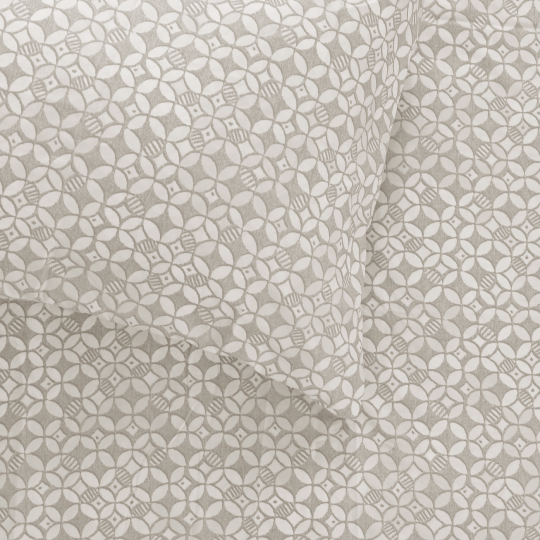 Sofia Home Textiles Printed Bedsheets - pattern details of Sofia Geometric Flowers printed double bedsheet set in Grey - مفروشات صوفيا - ملايات مطبوعة - تفاصيل نقشة طقم ملاية صوفيا ورد هندسي دبل باللون رمادي