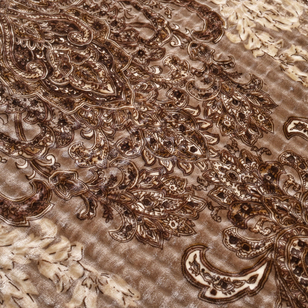 Sofia Home Textiles Blankets - Sofia Zumurruda 2-Ply Double Blanket (240 × 220 cm) Classic Ornament in Brown pattern details - ر\مفروشات صوفيا - بطاطين - تفاصيل نقشة بطانية صوفيا زمردة دبل طبقتين (240 × 220 سم) زخرفة كلاسيك باللون بني