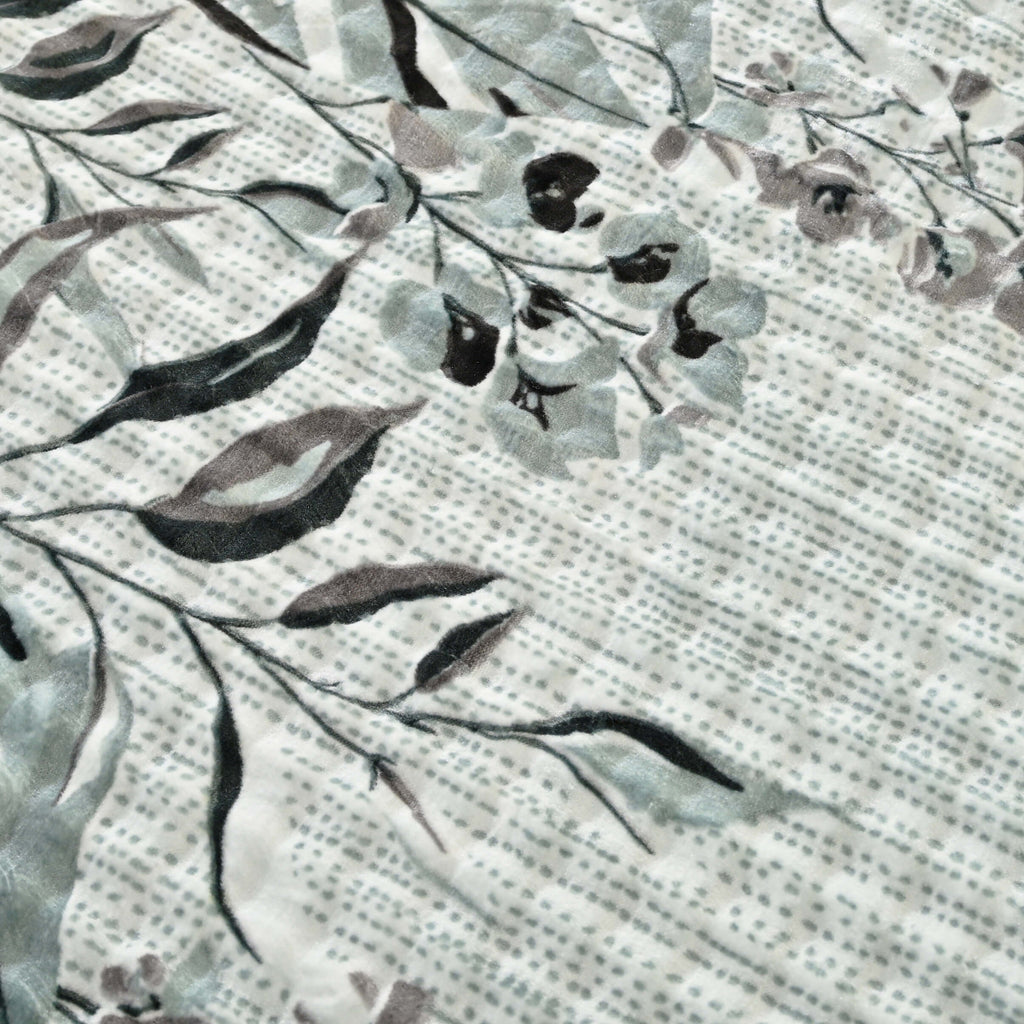 Sofia Home Textiles Blankets - Sofia Zumurruda 2-Ply Double Blanket (240 × 220 cm) Floral Leaves in Mint pattern details - مفروشات صوفيا - بطاطين - تفاصيل نقشة بطانية صوفيا زمردة دبل طبقتين (240 × 220 سم) ورد وورق شجر باللون مينت